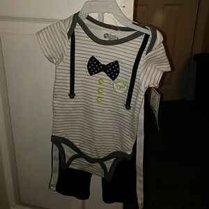 Brand new with tags boys 2 pc outfit